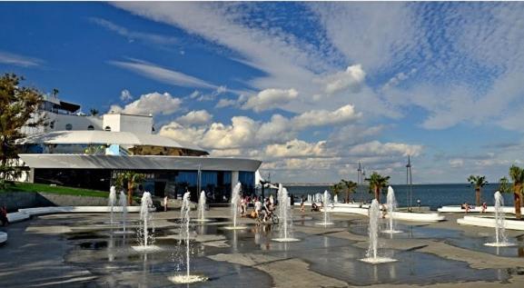 Трёхуровневая Квартира У Моря Odesa Exterior foto